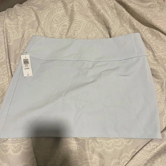 ARITZIA WENDY MINI SKIRT - Picture 2 of 2